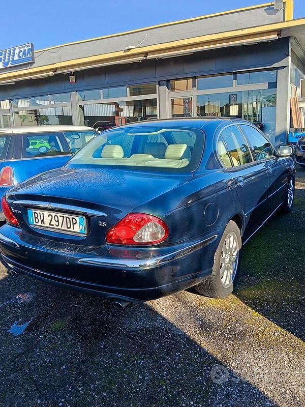 Usata Jaguar X-type Executive 196 CV (144 kW) 2001 Verde Berlina