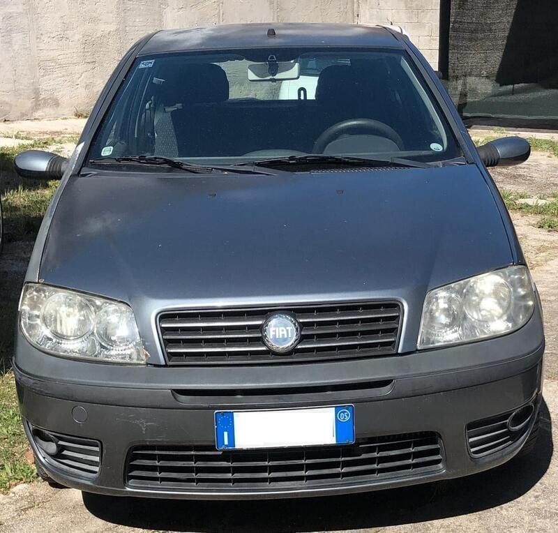 Usata Fiat Punto 69 CV (50 kW) 2005 Grigio Utilitaria