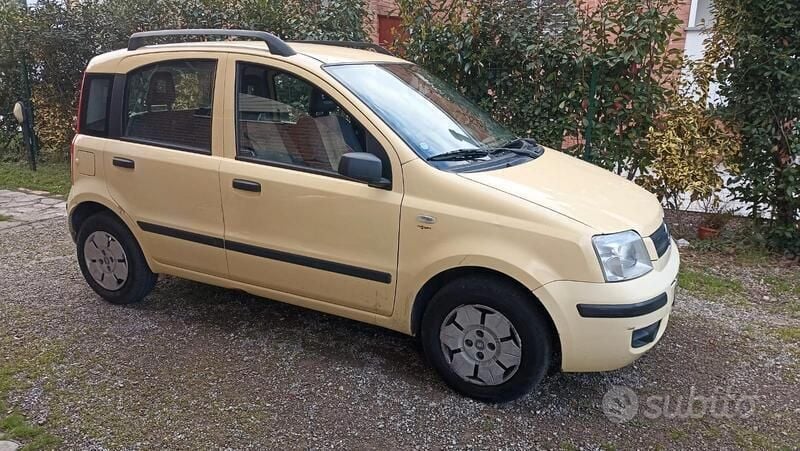 Giallo Usata 2008 Fiat Panda Due volumi | 2400 € (Ottimo prezzo) - Immagine 1/4