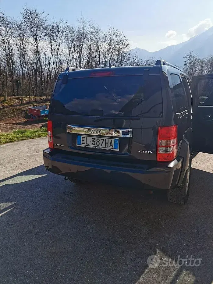 Usata Jeep Cherokee 200 CV (147 kW) 2012 Nero SUV
