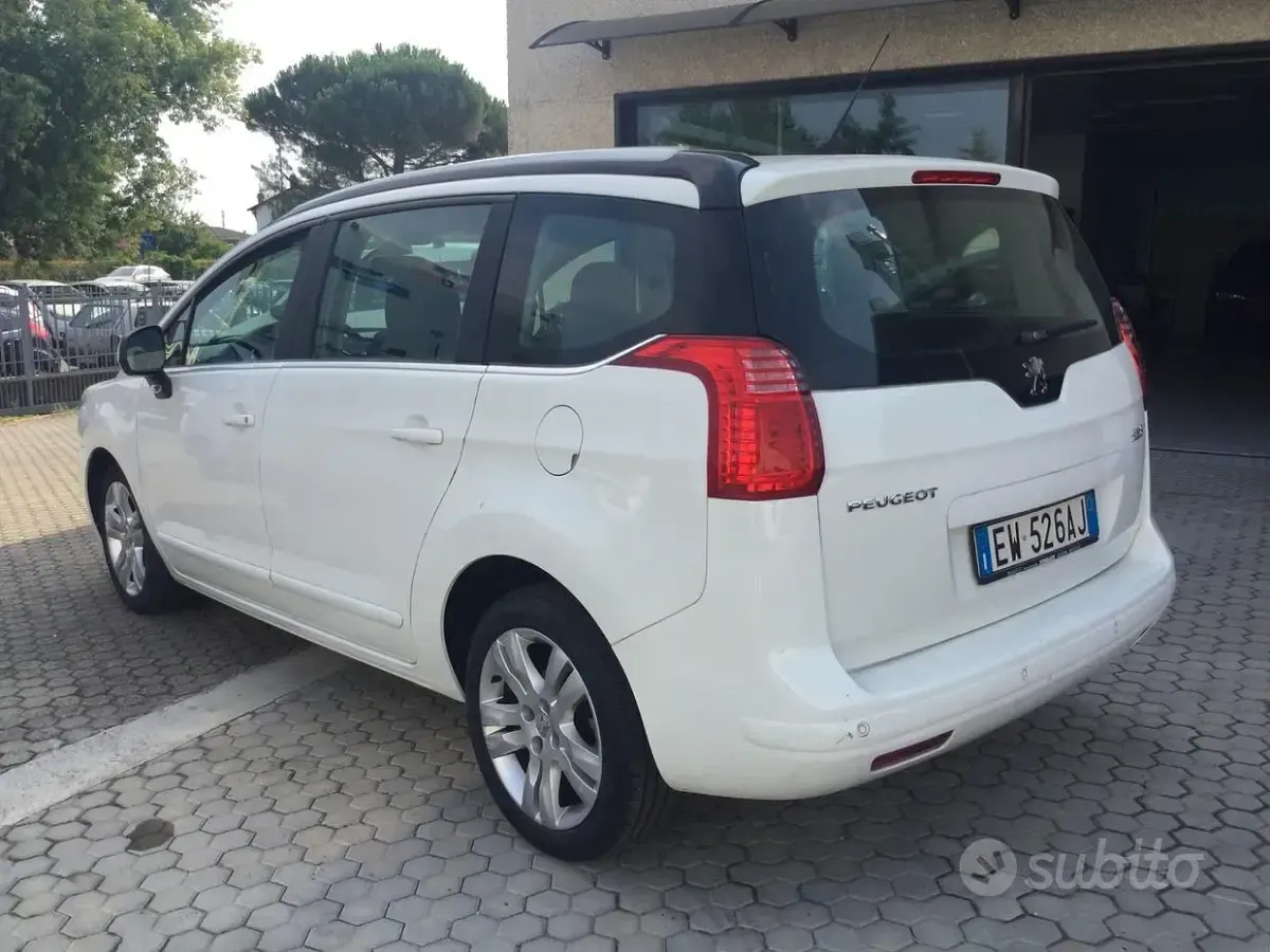 Usata Peugeot 5008 Allure 115 CV (84 kW) 2014 Bianco Monovolume