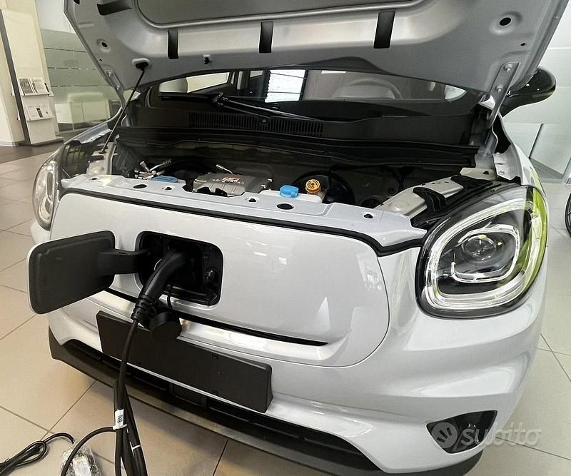 Usata Leapmotor T03 69 kW (95 CV) 2024 Grigio Utilitaria