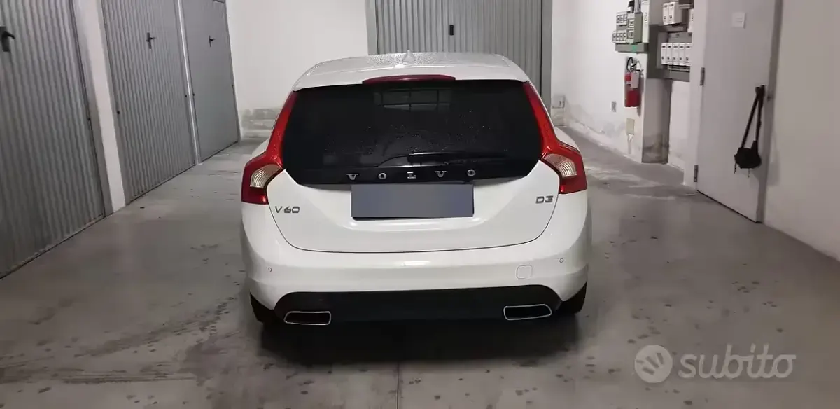 Usata Volvo V60 150 CV (110 kW) 2018 Bianco Station wagon