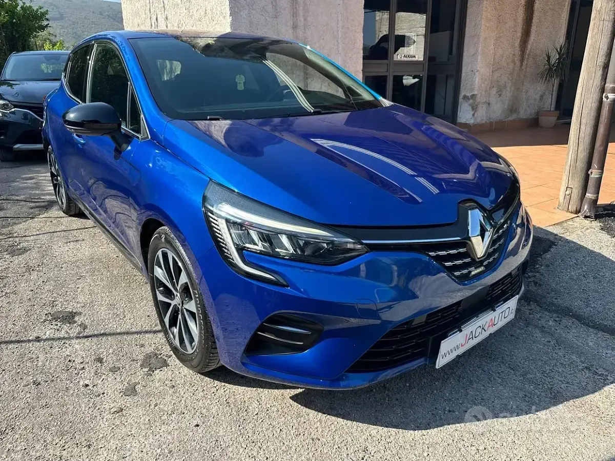 Usata Renault Clio V Techno 101 CV (74 kW) 2023 Bluazzurro Berlina