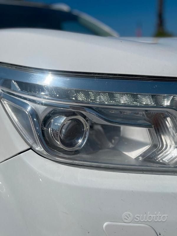 Usata Nissan Navara N-Connecta 190 CV (139 kW) 2016 Bianco Pick-up