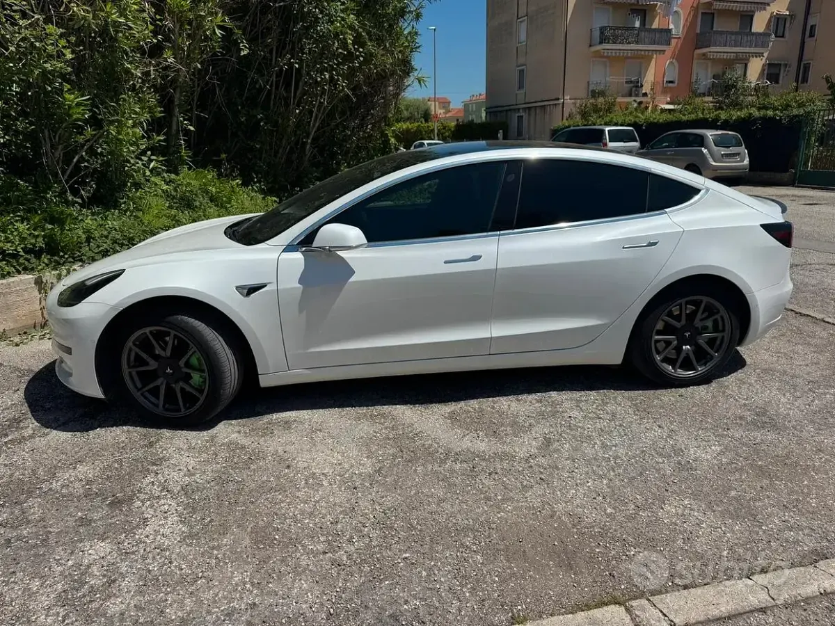 Usata Tesla Model 3 100 kW (136 CV) 2020 Bianco Berlina