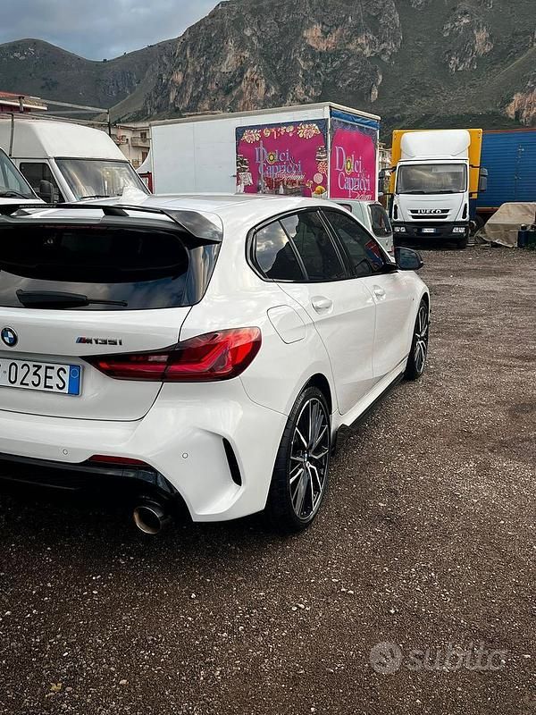 Bianco Usata 2021 BMW 135 M Sport Due volumi | 35.000 € (Molto cara) - Immagine 1/4