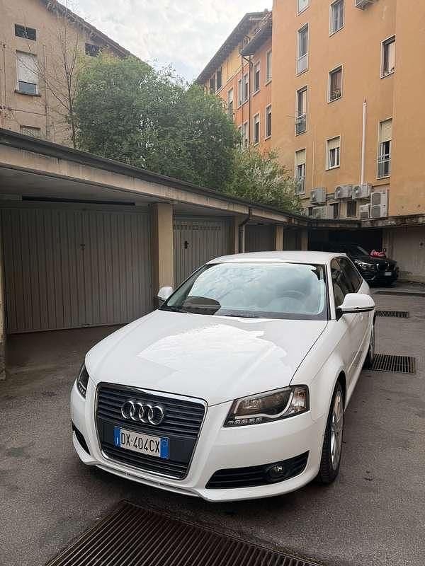 Usata Audi A3 Attraction 105 CV (77 kW) 2009 Bianco Utilitaria