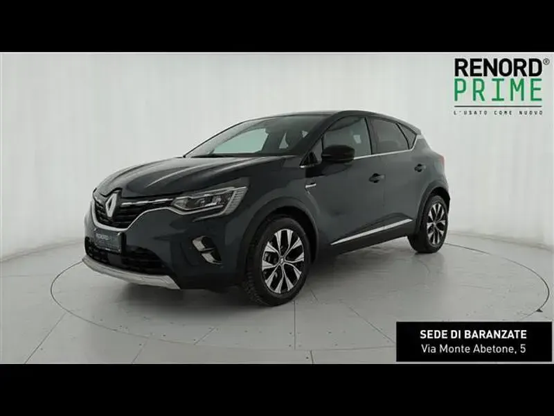 Usata Renault Captur Techno 160 CV (117 kW) 2023 Blu scuro SUV