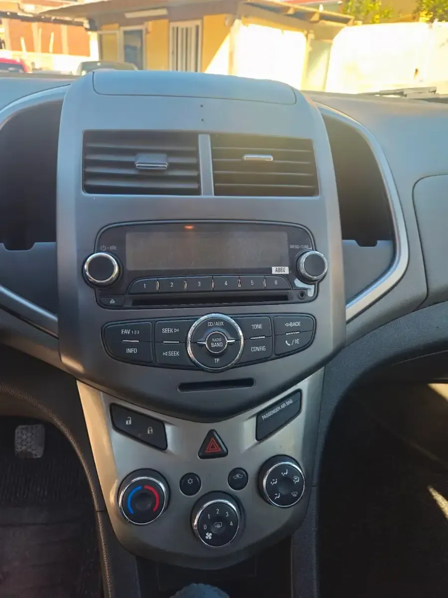 Usata Chevrolet Aveo LT 84 CV (61 kW) 2014 Argento Berlina