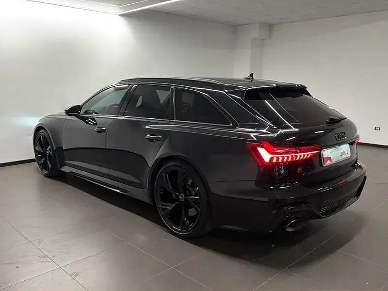 Usata Audi RS6 Comfort 600 CV (441 kW) 2022 Nero Station wagon