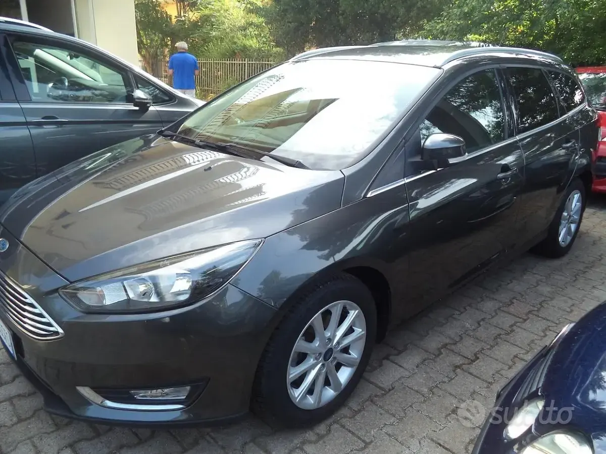 Usata Ford Focus S 120 CV (88 kW) 2018 Grigio Station wagon