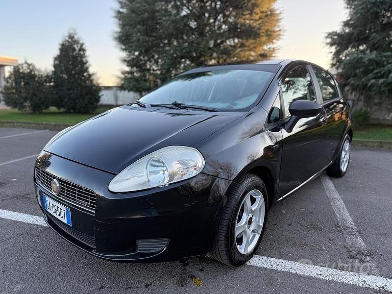 Nero Usata 2008 Fiat Punto Classica Tre volumi | 1800 € (Ottimo prezzo) - Immagine 1/4