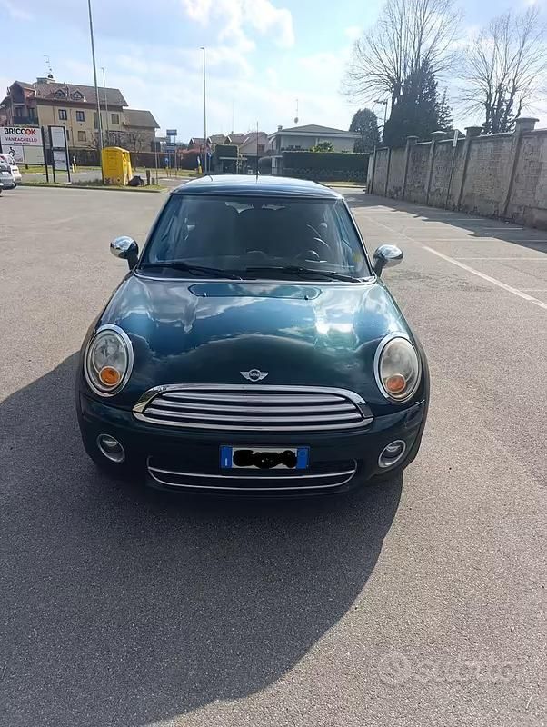 Usata Mini Cooper D 2009 Verde Utilitaria