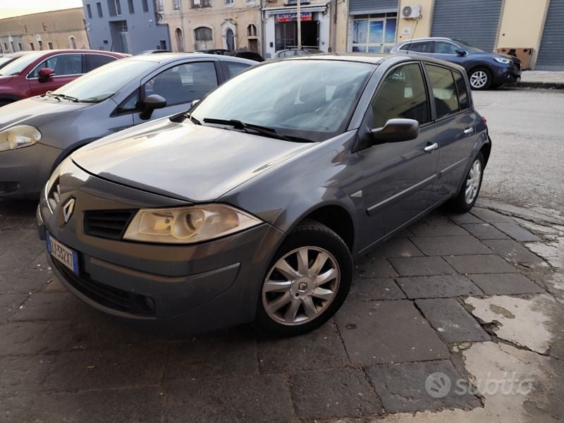 Usata 2007 Renault Mégane II Tre volumi | 3000 € (Molto cara) - Immagine 1/4