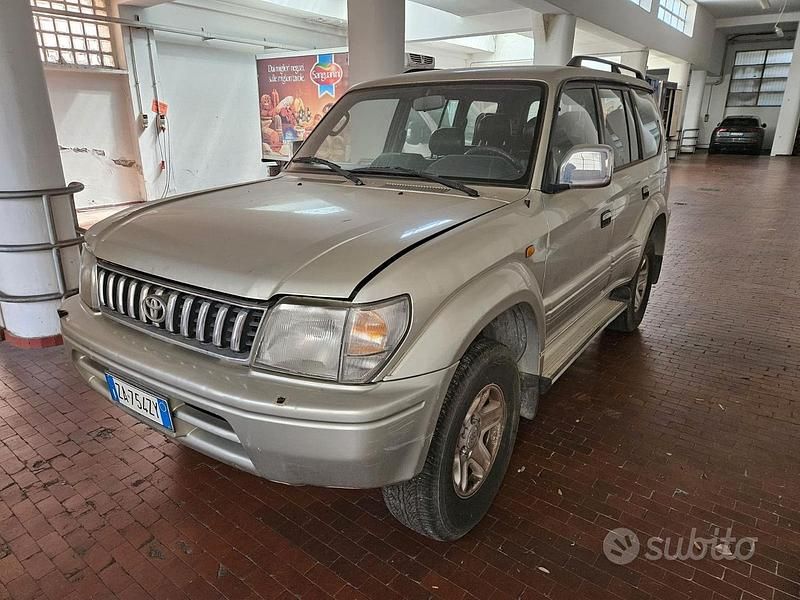 Usata Toyota Land Cruiser 136 CV (100 kW) 1998 Grigio SUV