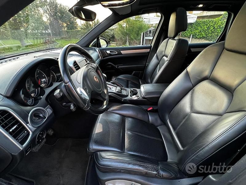 Usata Porsche Cayenne 245 CV (180 kW) 2012 Nero SUV