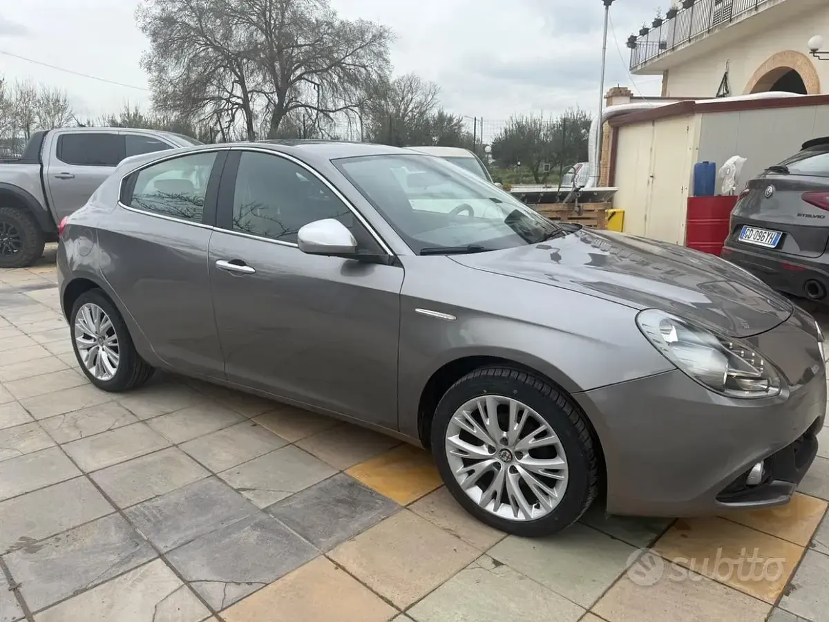 Usata Alfa Romeo Giulietta 120 CV (88 kW) 2017 Grigio Utilitaria