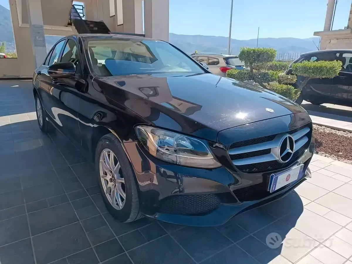 Usata Mercedes C180 Executive 116 CV (85 kW) 2017 Nero Berlina