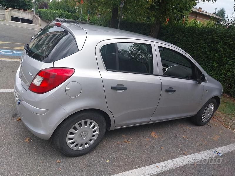 Usata Opel Corsa 2008 Grigio Berlina
