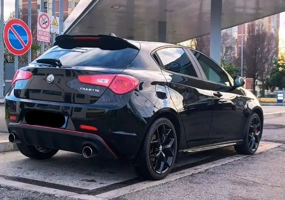 Usata Alfa Romeo Giulietta Super 170 CV (125 kW) 2017 Nero Utilitaria