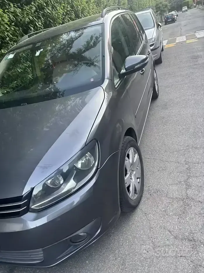 Usata VW Touran 105 CV (77 kW) 2011 Grigio Monovolume