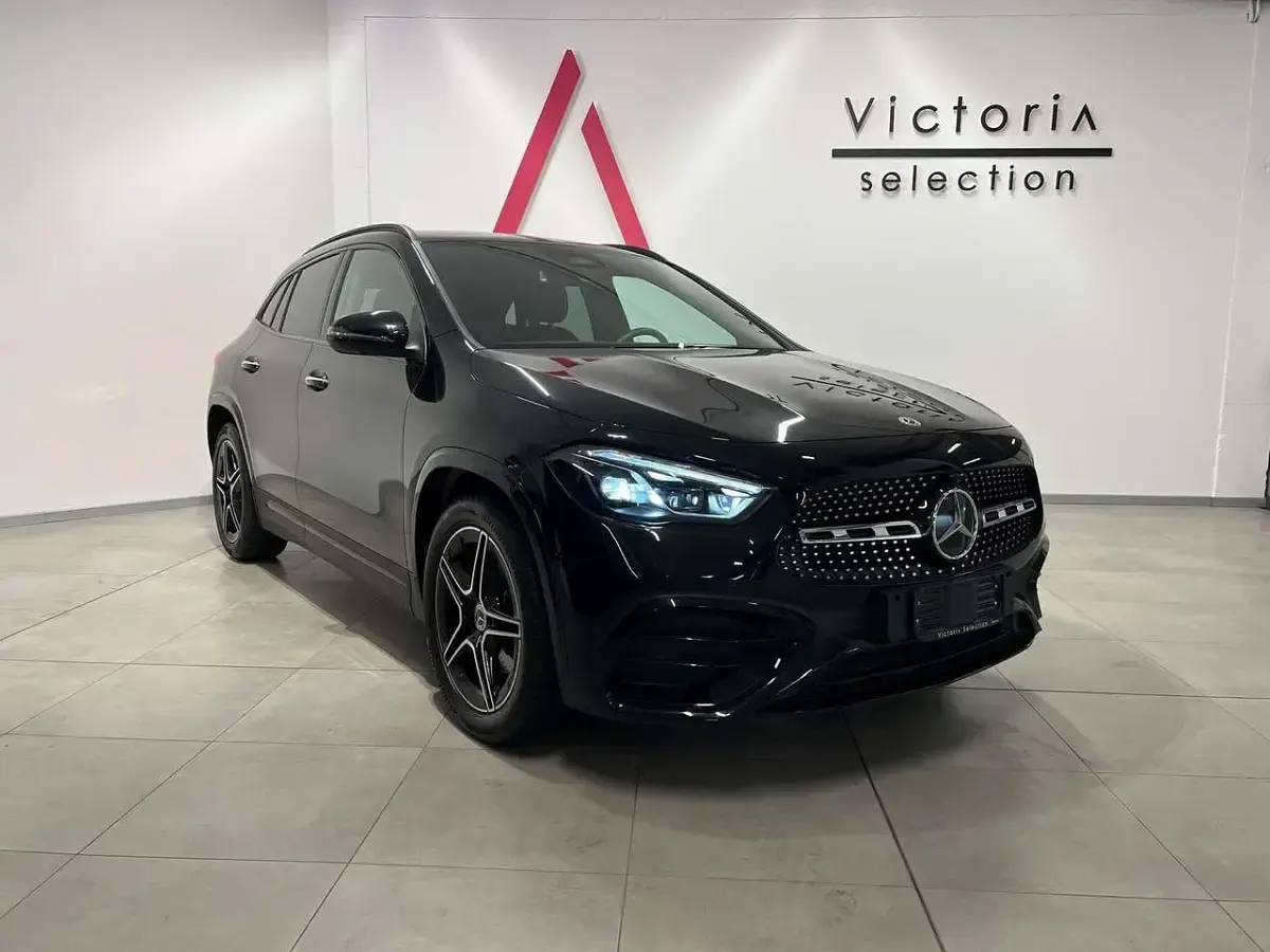 Usata Mercedes GLA200 AMG Line Premium 150 CV (110 kW) 2025 Nero SUV