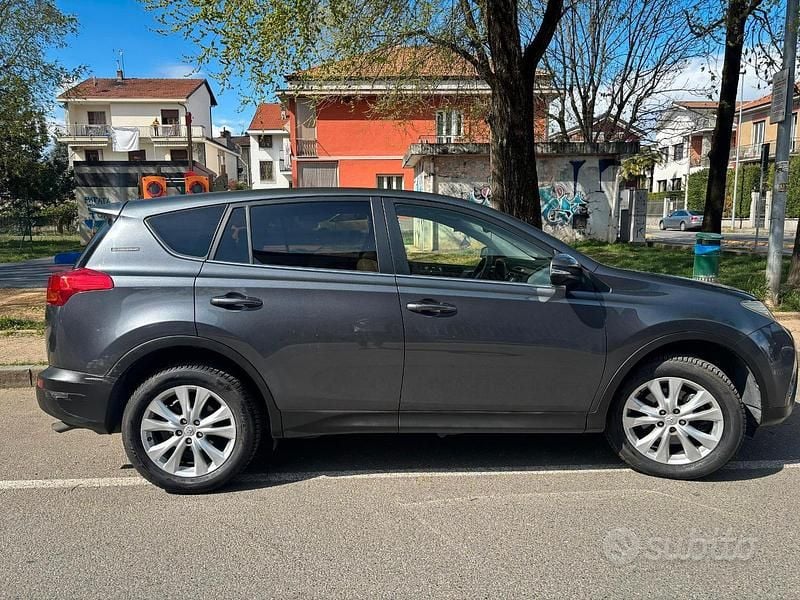Usata Toyota RAV4 Active 124 CV (91 kW) 2014 Grigio SUV