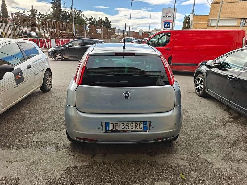 Usata Fiat Grande Punto 90 CV (66 kW) 2007 Grigio Utilitaria