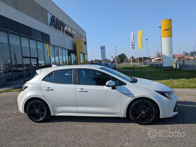 Usata Toyota Corolla Hybrid Edition 98 CV (72 kW) 2021 Bianco Berlina