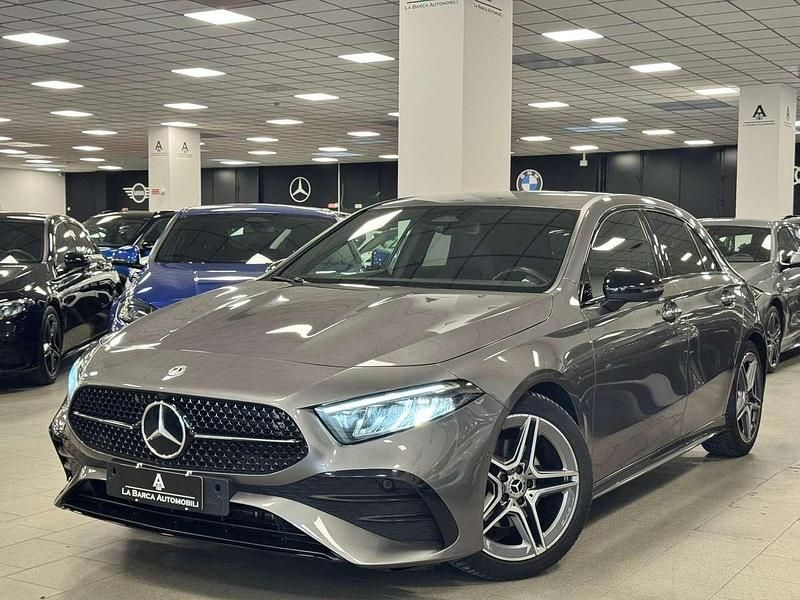 Usata Mercedes A200 AMG Line Premium 163 CV (119 kW) 2024 Grigio Berlina