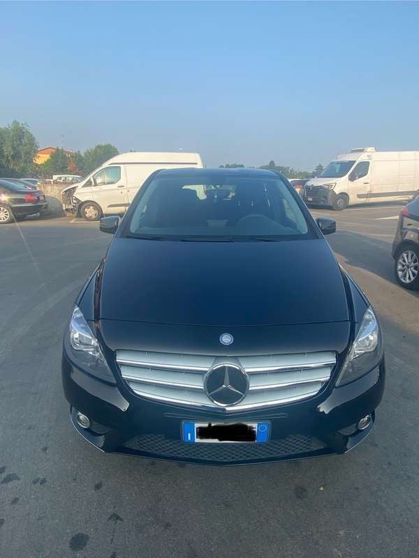 Nero Usata 2013 Mercedes B180 Executive Monovolume | 7800 € (Ottimo prezzo) - Immagine 1/4