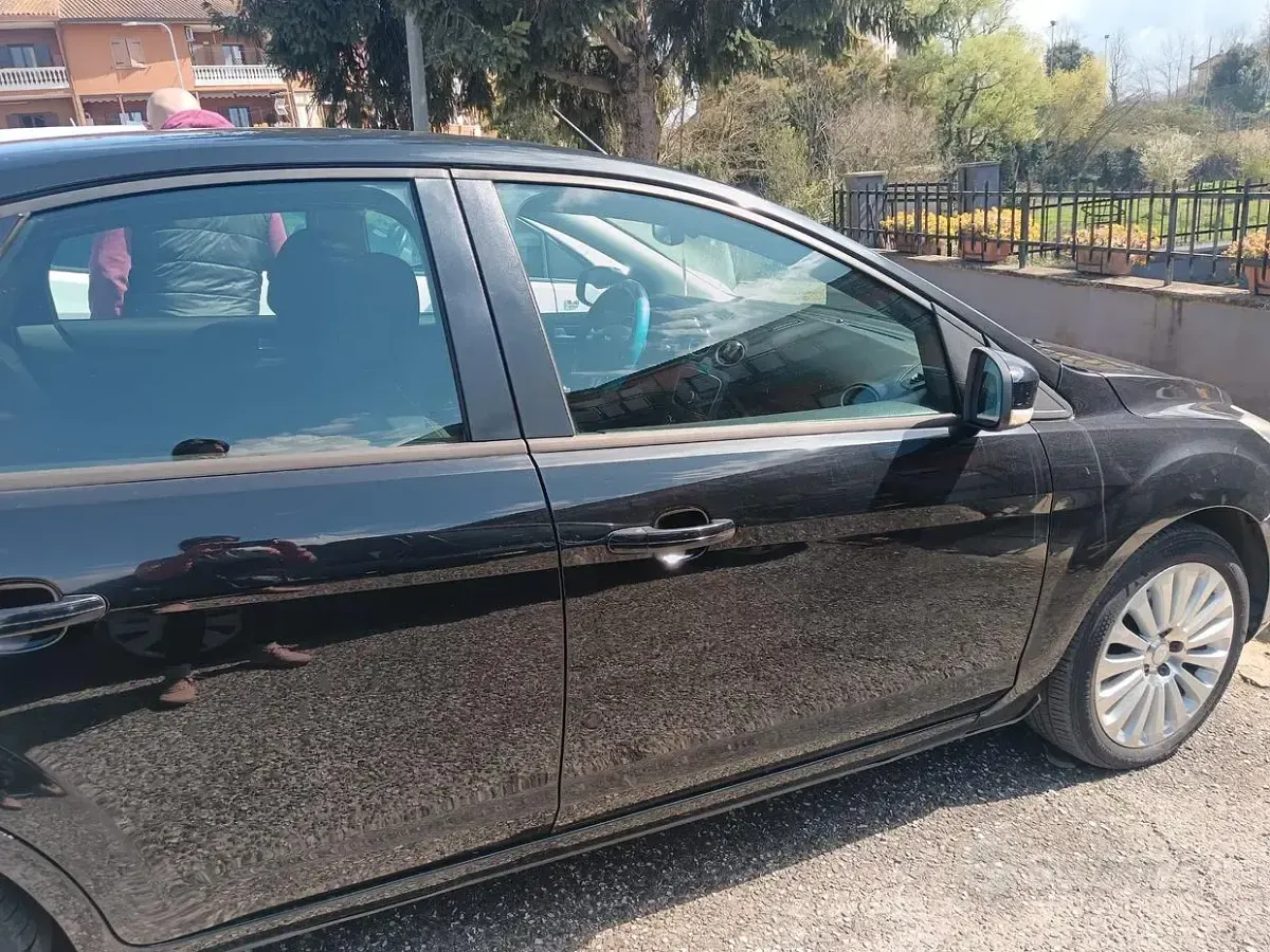 Usata Ford Focus 110 CV (80 kW) 2009 Nero Berlina