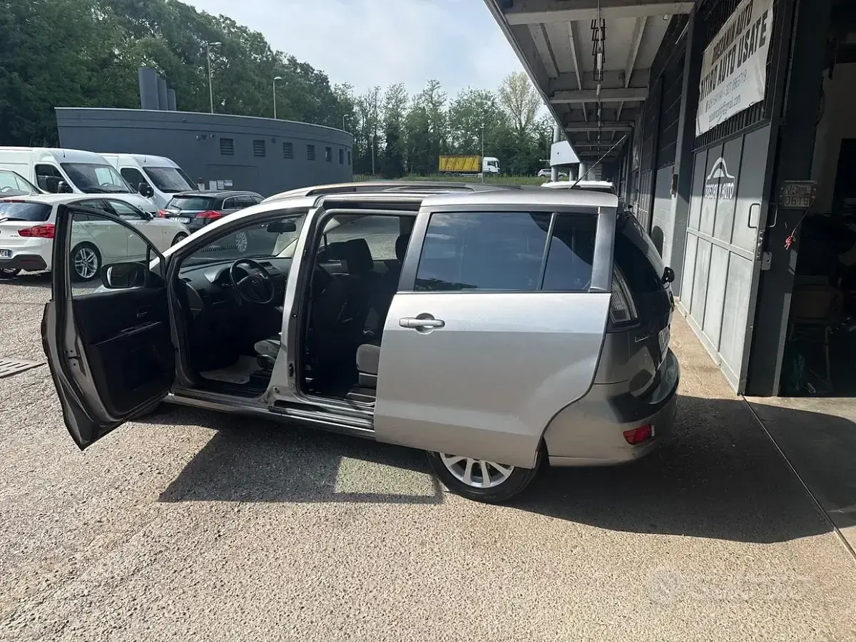 Usata Mazda 5 Style 110 CV (80 kW) 2010 Grigio Monovolume