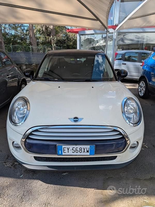 Usata Mini Cooper D Business 115 CV (84 kW) 2015 Beige Utilitaria