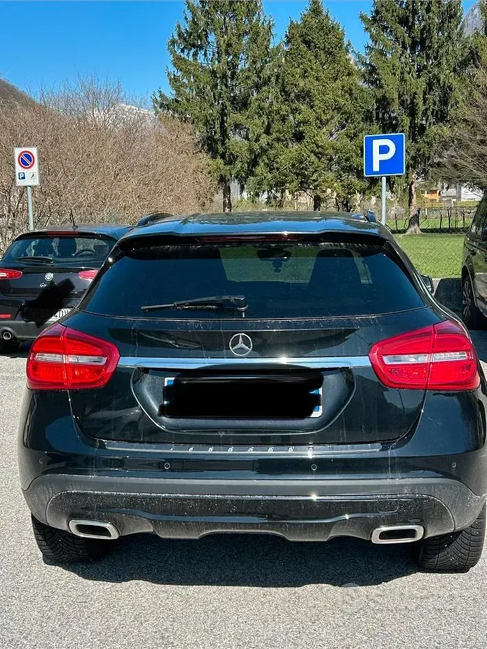 Usata Mercedes GLA200 136 CV (100 kW) 2014 Nero SUV