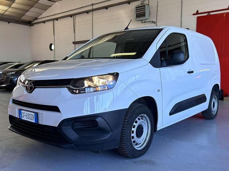 Usata Toyota Proace 76 CV (55 kW) 2021 Bianco Monovolume