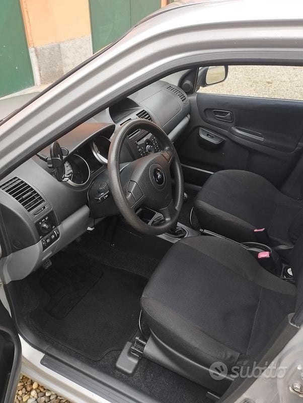 Usata Subaru Justy 2004 Grigio Utilitaria