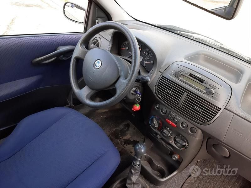 Usata Fiat Punto 2003 Grigio Berlina