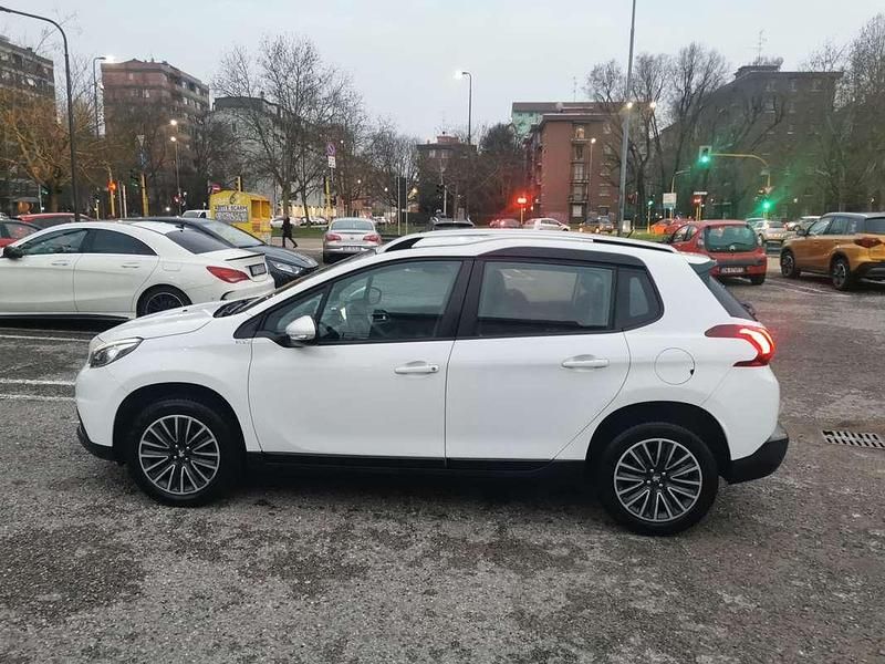 Usata Peugeot 2008 Active 102 CV (75 kW) 2019 Bianco SUV