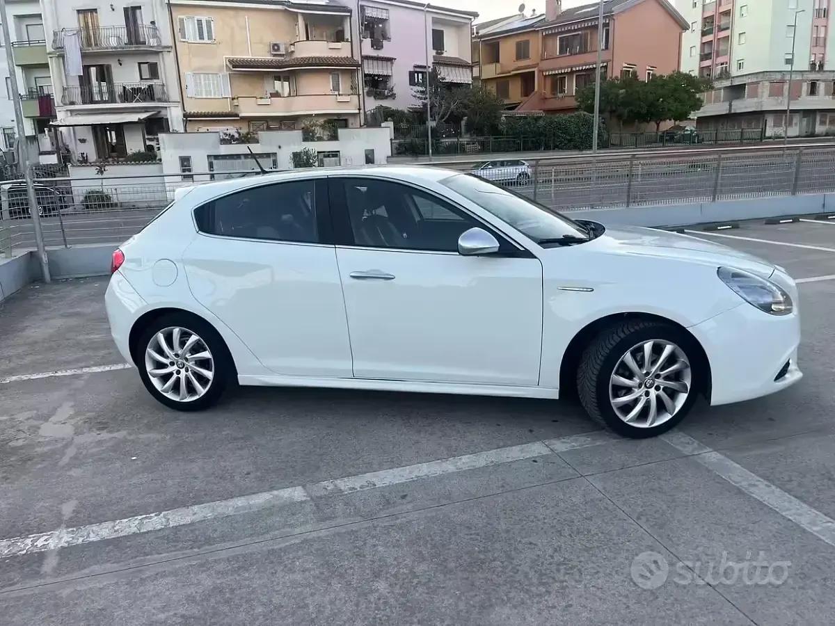 Usata Alfa Romeo Giulietta 170 CV (125 kW) 2012 Utilitaria
