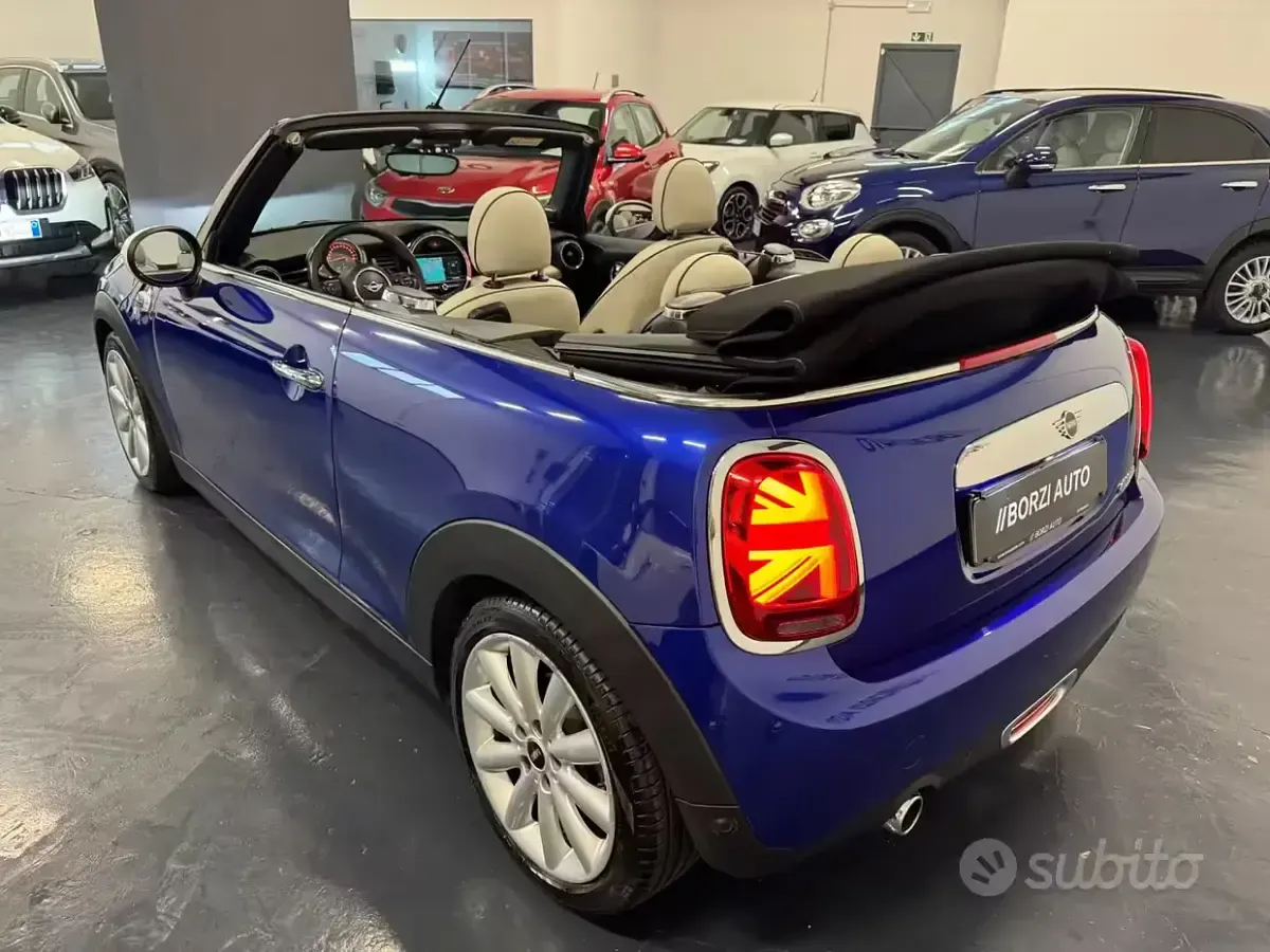 Usata Mini Cooper Cabriolet Hype 136 CV (100 kW) 2018 Blu Cabrio