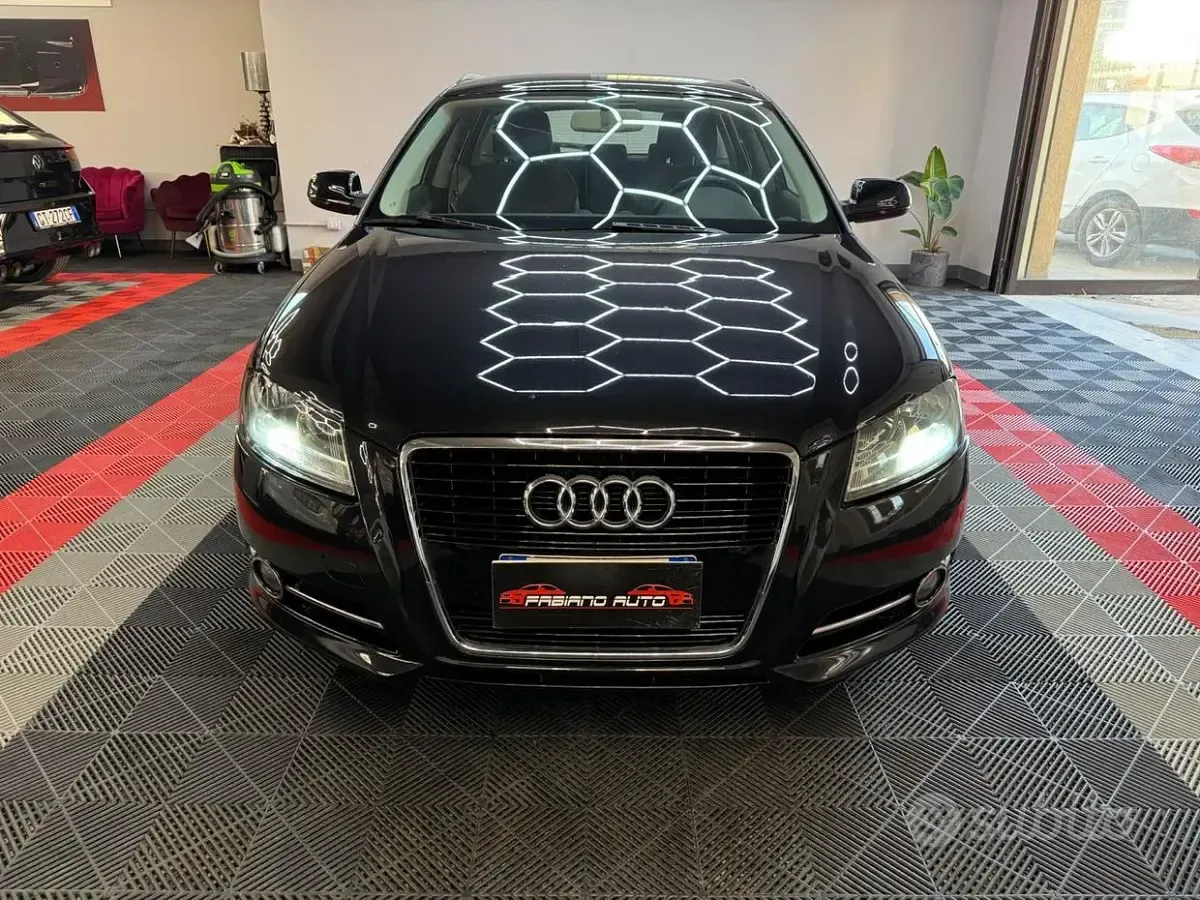Usata Audi A3 Sportback 105 CV (77 kW) 2011 Nero Utilitaria