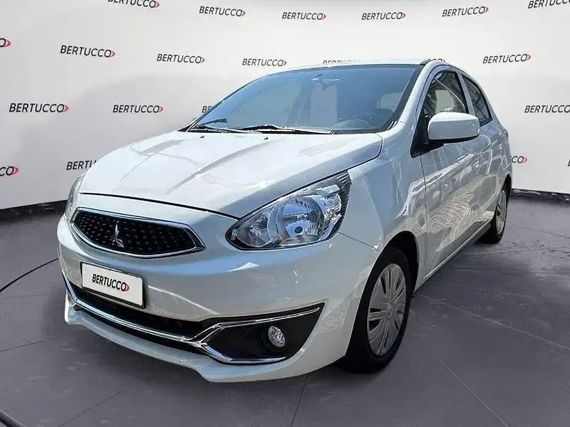 Usata Mitsubishi Space Star Invite 71 CV (52 kW) 2016 Bianco Utilitaria