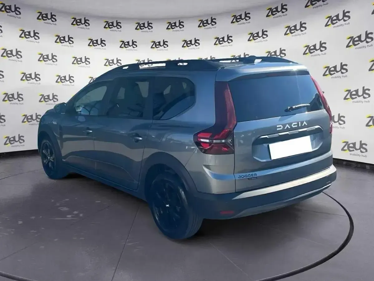 Usata Dacia Jogger Extreme 141 CV (103 kW) 2023 Grigio Monovolume