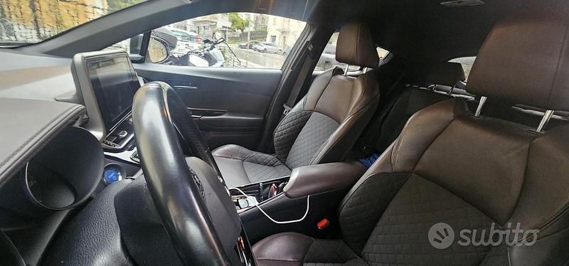 Usata Toyota C-HR Lounge 116 CV (85 kW) 2017 Bianco SUV