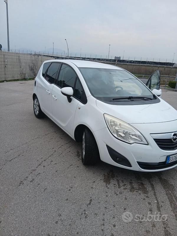 Usata Opel Meriva 120 CV (88 kW) 2013 Bianco Monovolume