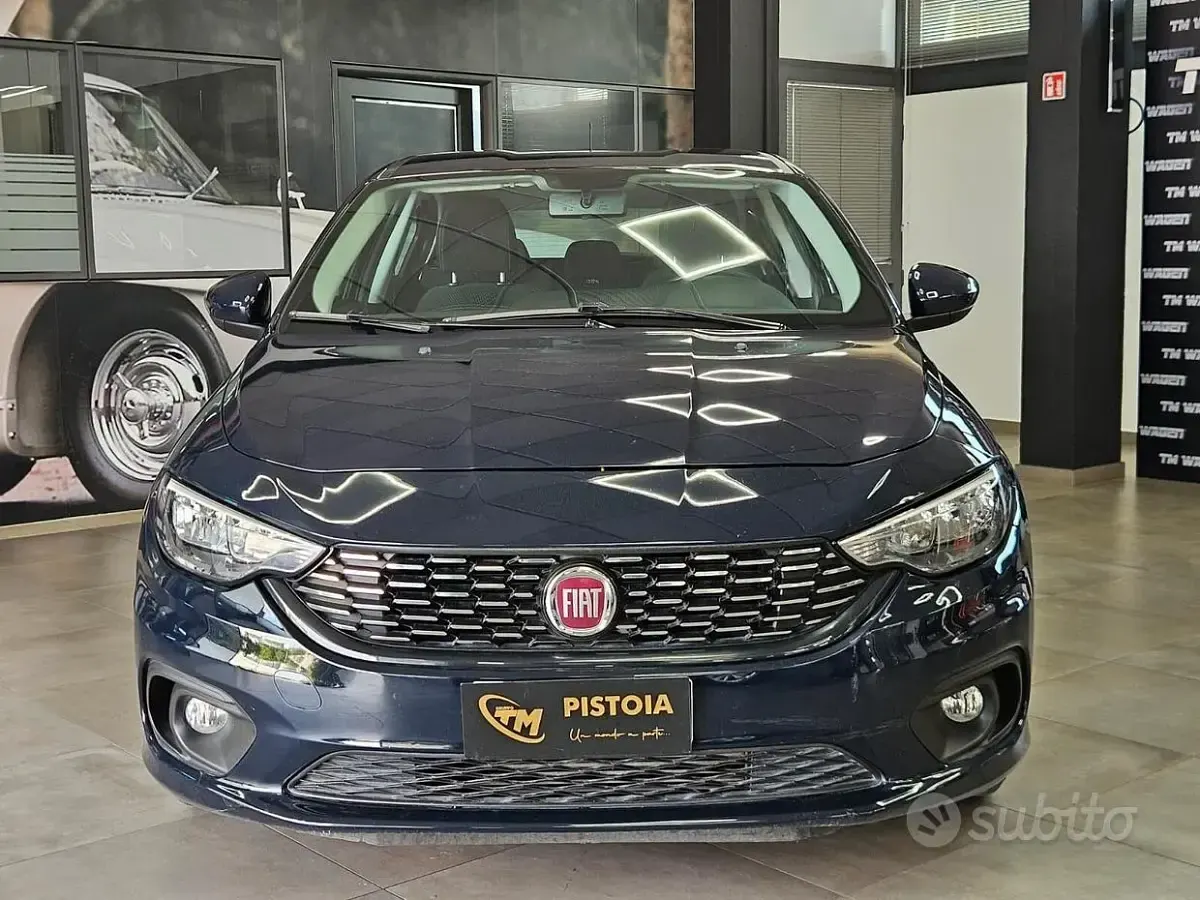 Usata Fiat Tipo Easy 120 CV (88 kW) 2018 Bluazzurro Berlina