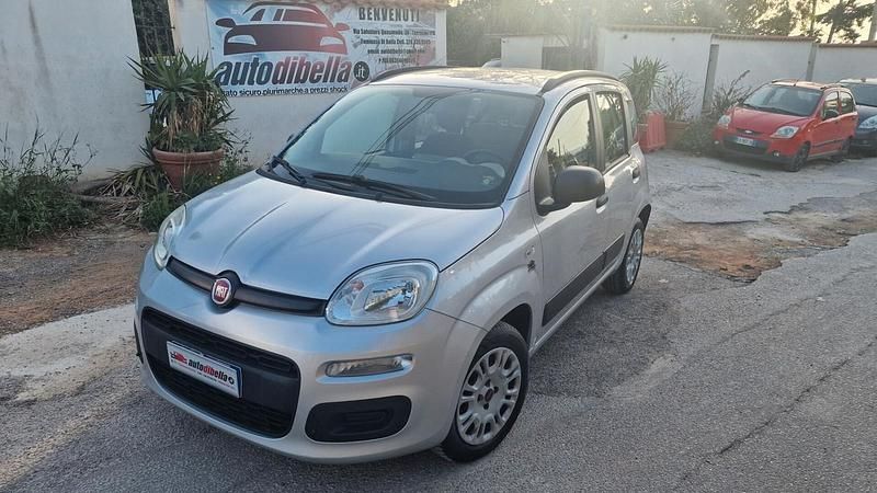Argento Usata 2015 Fiat Panda Easy Due volumi | 6500 € (Buon prezzo) - Immagine 1/4