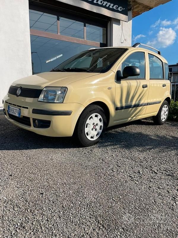 Usata Fiat Panda 69 CV (50 kW) 2011 Giallo Utilitaria